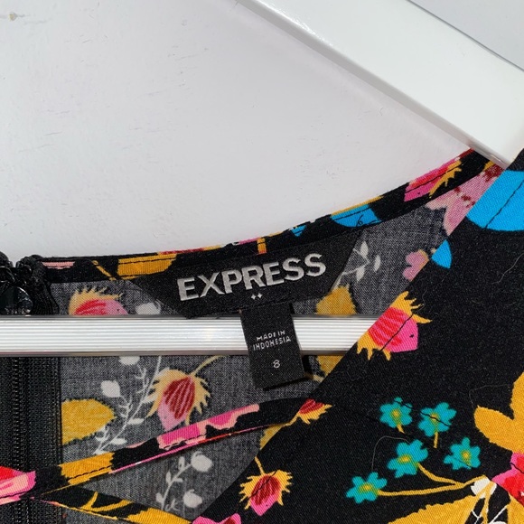 Floral Long Sleeve Romper - Picture 5 of 5